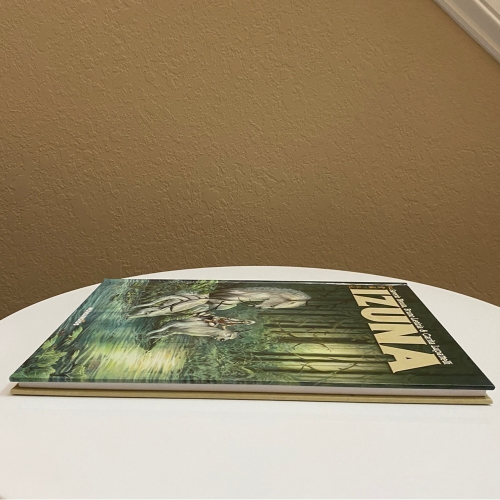 Izuna: Oversized Deluxe Edition Hardcover - Picture 5 of 6